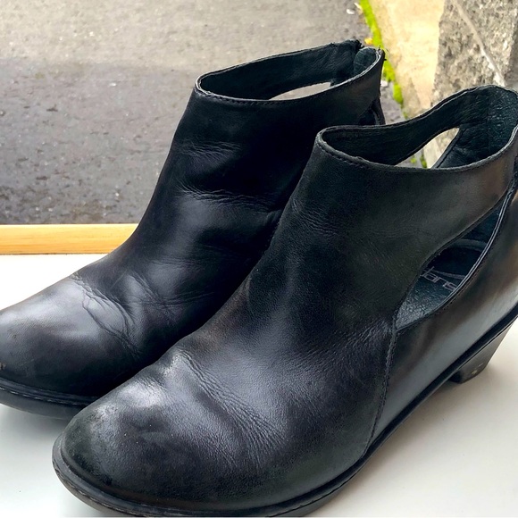 Dansko Bonita Black Leather Booties Boots Shoes Cut Out Zip Back EUR 39 US 8.5 - Picture 1 of 12
